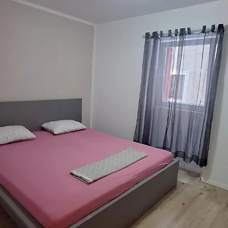 Asja Old Center * プーラ