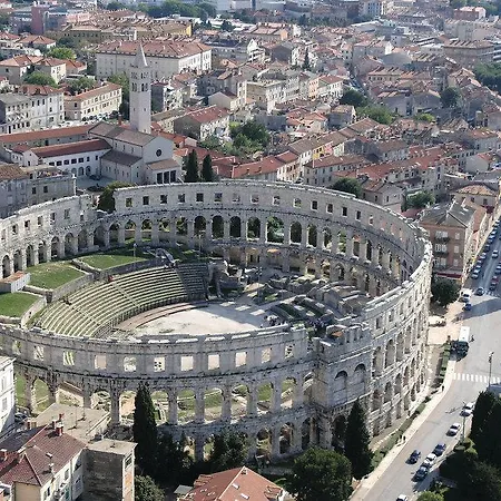 Asja Old Center Apartament Pula