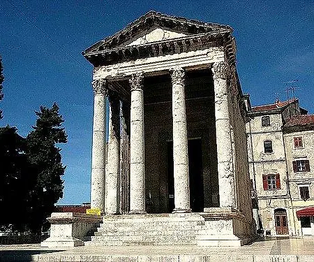 Апартаменти Asja Old Center