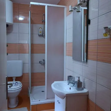 Asja Old Center * 풀라