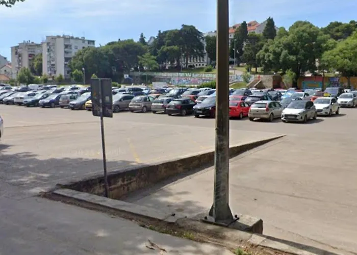 Asja Old Center