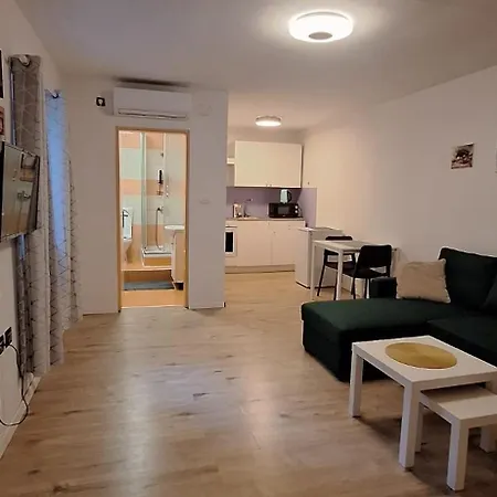 Asja Old Center Apartmán *
